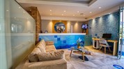 Island City Hotel