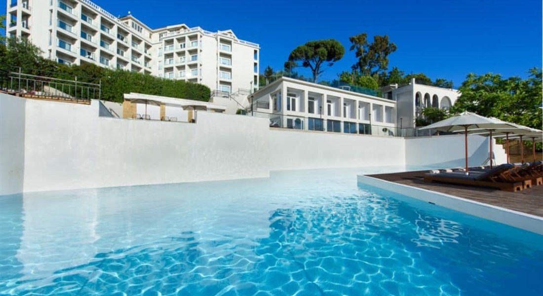 Royal Grand Hotel