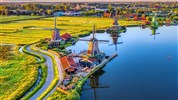 Amsterdam, pohádkový Giethoorn a rozkvetlý Keukenhof