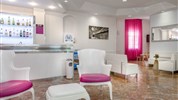 Hotel Tres Jolie